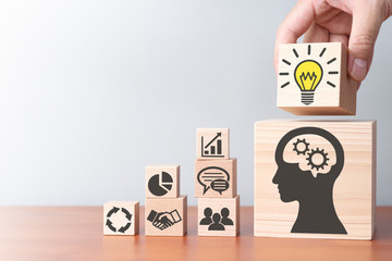 在广州南站怎样最快坐车到从化-如果要到别的汽车站做大概要坐什么车.要多久可以帮我列出来吗-