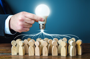 在广州南站怎样最快坐车到从化-如果要到别的汽车站做大概要坐什么车.要多久可以帮我列出来吗-