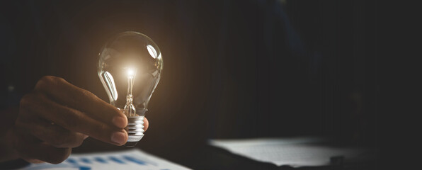 花西子翡翠气垫和玉容气垫怎么选